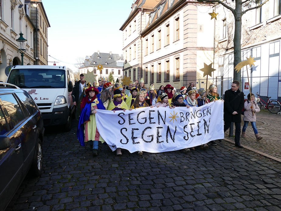 Aussendung der Sternsinger im Hohen Dom zu Fulda (Foto: Karl-Franz Thiede)